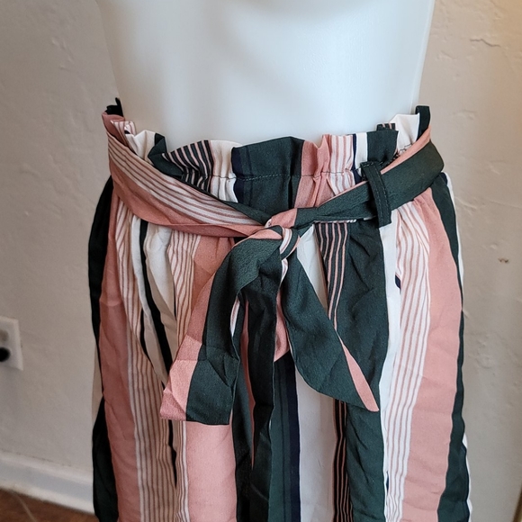 Shein Sz 8 Tie Waist Shorts EUC - Picture 3 of 4